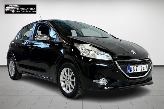 Peugeot 208 2 of 5