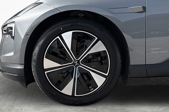 Polestar 4 6 of 21