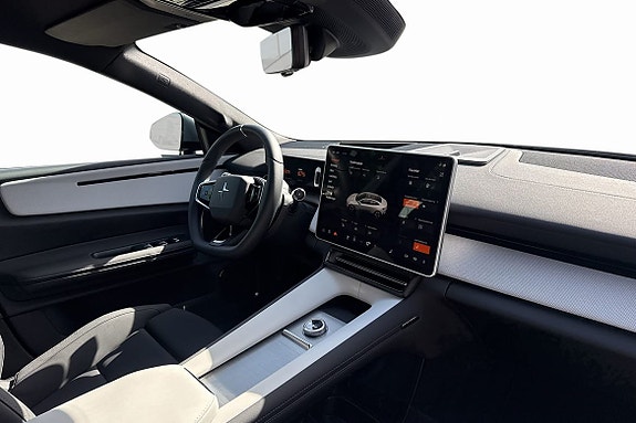Polestar 4 14 of 21