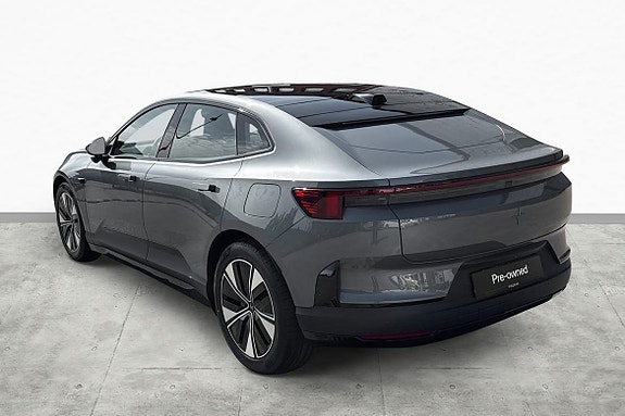 Polestar 4 8 of 21