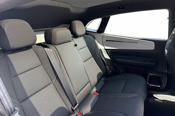 Polestar 4 15 of 21