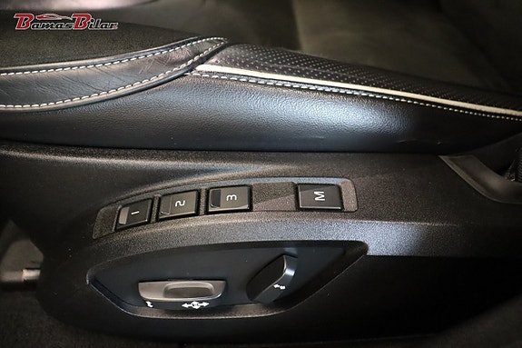 Volvo V40 12 of 20