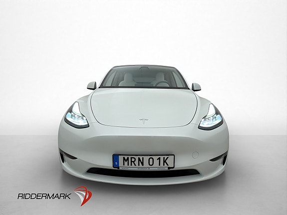 Tesla Model Y 3 of 5