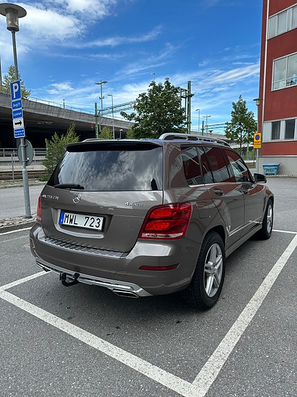 Mercedes-Benz GLK220 3 of 5