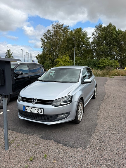 Volkswagen Polo 2 of 5