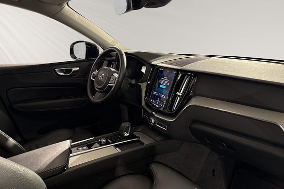 Volvo XC60 10 of 18