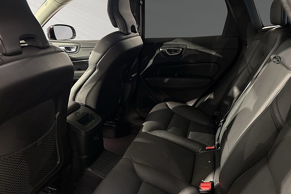 Volvo XC60 8 of 18