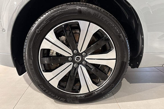 Volvo XC60 12 of 18