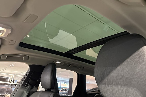 Volvo XC60 13 of 18