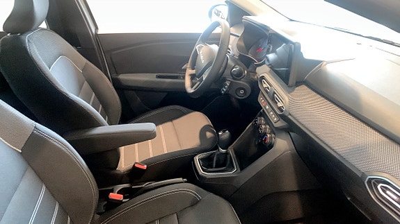 Dacia Sandero 3 of 5
