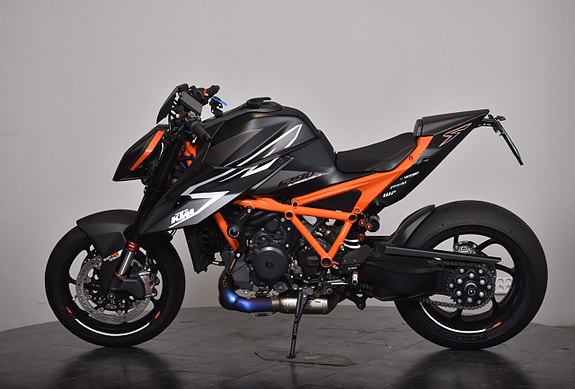 KTM 1290 SUPER DUKE RR /AKRAPOVIC HELSYSTEM 4 of 5