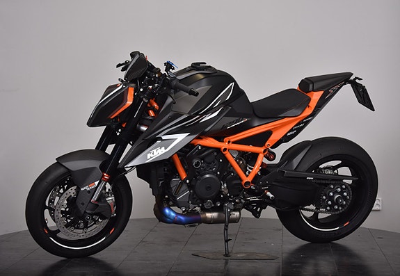 KTM 1290 SUPER DUKE RR /AKRAPOVIC HELSYSTEM 3 of 5