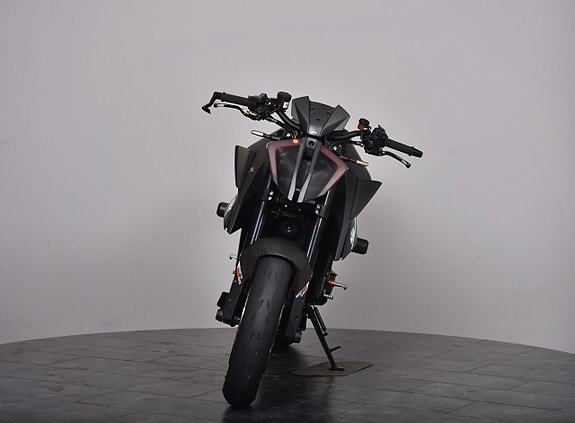 KTM 1290 SUPER DUKE RR /AKRAPOVIC HELSYSTEM 2 of 5
