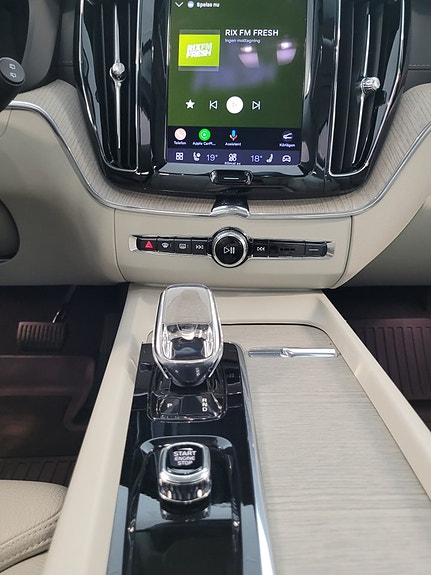 Volvo XC60 14 of 19