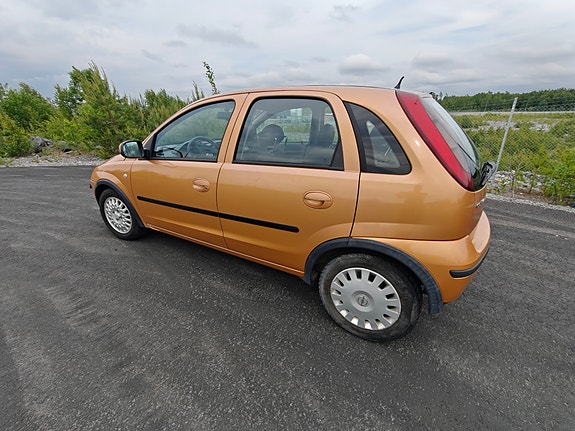 Opel Corsa 2 of 5
