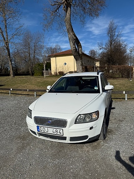 Volvo V50 2 of 5
