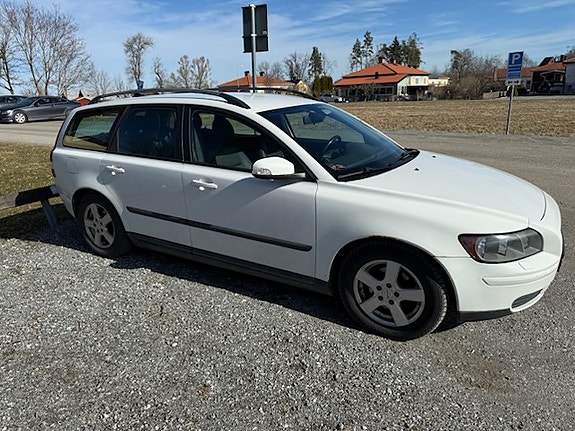 Volvo V50 4 of 5