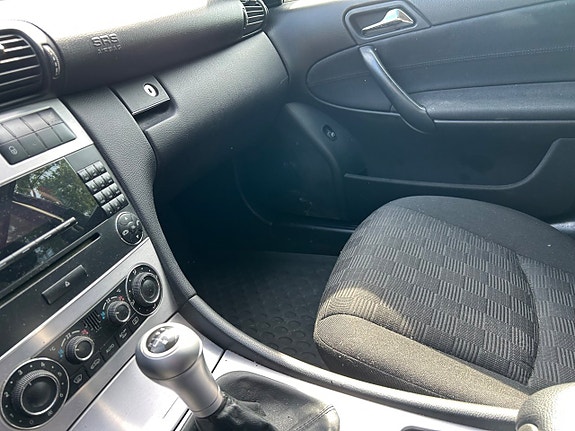 Mercedes-Benz C180 5 of 5