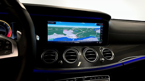 Mercedes-Benz E63 12 of 26