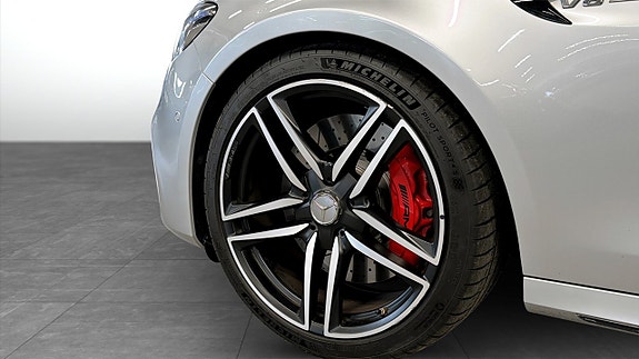 Mercedes-Benz E63 9 of 26