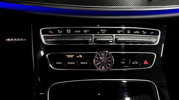 Mercedes-Benz E63 21 of 26