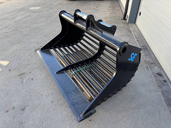 SE Equipment  Gallerskopa S60 850L 2 of 3