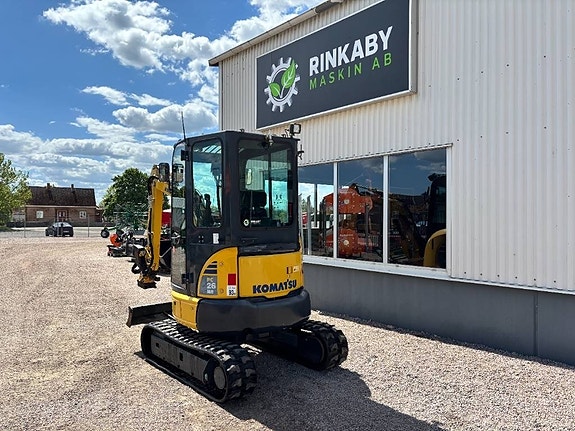 Komatsu PC26 MR-3 3 of 8