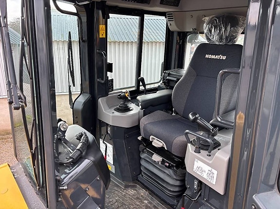 Komatsu PC55 MR-5 8 of 8