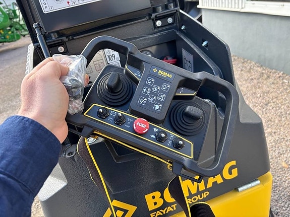 Bomag BMP 8500 Rörgravsvält 5 of 5