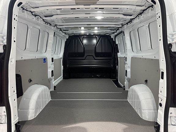 Volkswagen Transporter 14 of 18