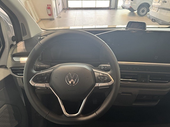 Volkswagen Transporter 12 of 18