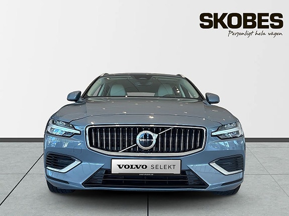 Volvo V60 2 of 5
