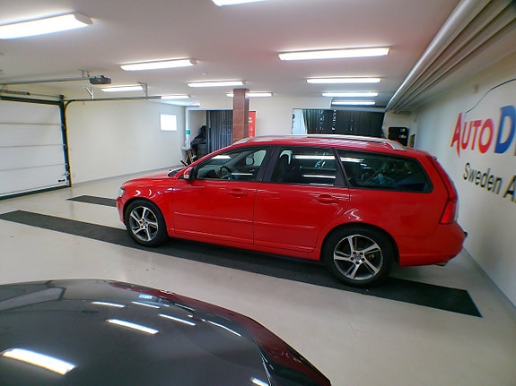 Volvo V50 4 of 5