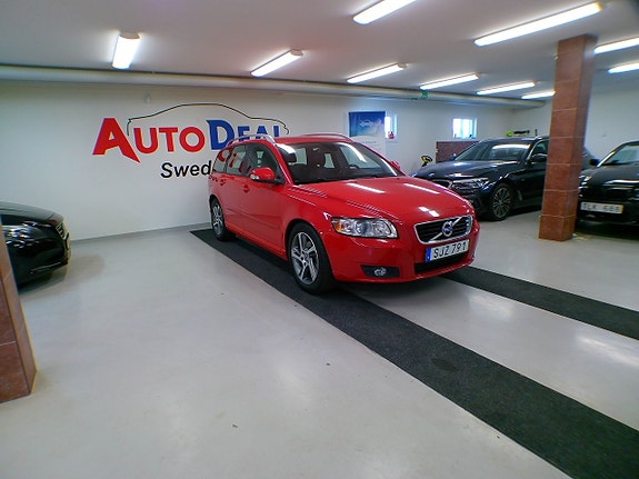 Volvo V50 3 of 5