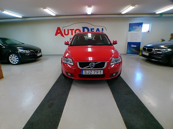Volvo V50 2 of 5