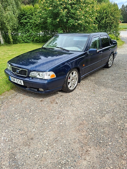 Volvo S70 2 of 3
