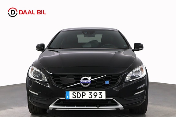 Volvo S60 Cross Country 2 of 5