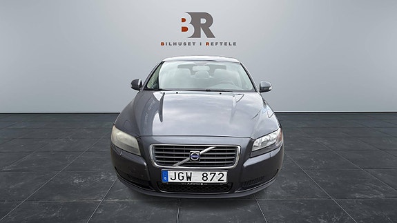 Volvo S80 2 of 5