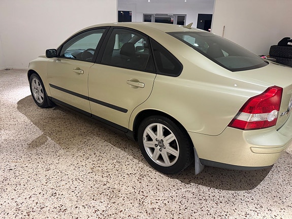 Volvo S40 4 of 5