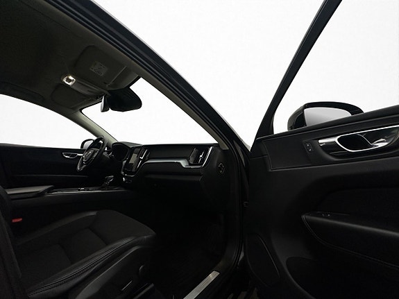 Volvo XC60 25 of 30