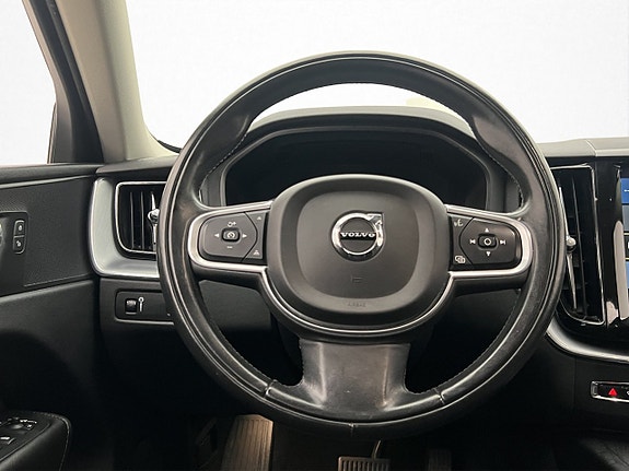 Volvo XC60 11 of 30