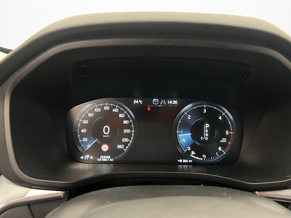 Volvo XC60 13 of 30