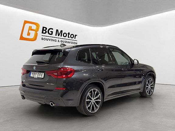 BMW X3 4 of 5