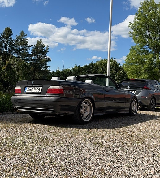 BMW 325i 2 of 2