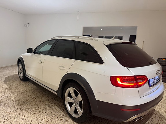 Audi A4 4 of 5