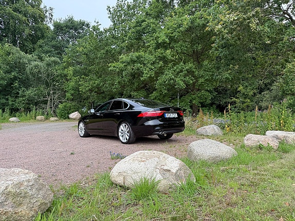 Jaguar XF 2 of 10