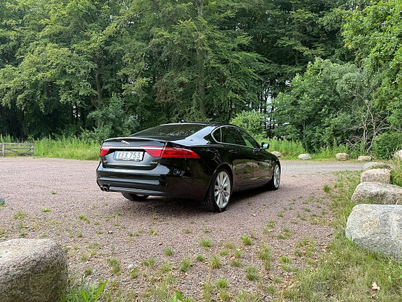 Jaguar XF 3 of 10