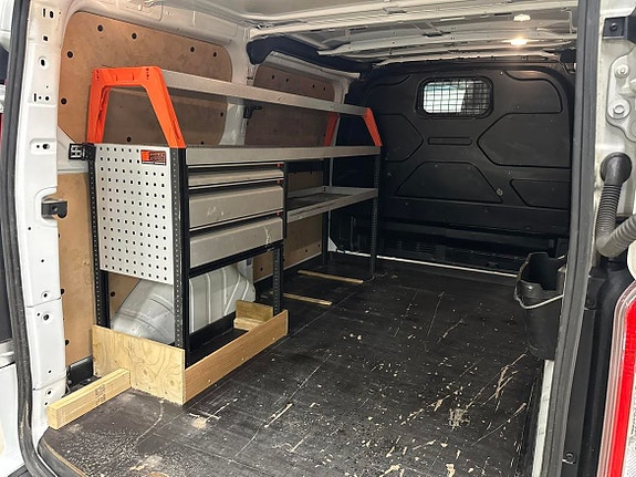 Ford Transit Custom 10 of 18