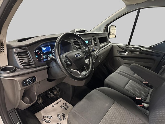 Ford Transit Custom 9 of 18