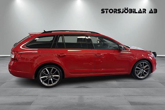 Skoda Octavia 2 of 5